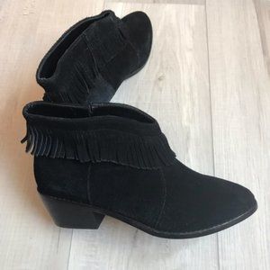 Woman’s Suede Ankle Bootie Size 7.5